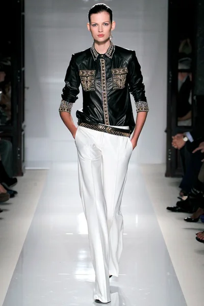 Look 32